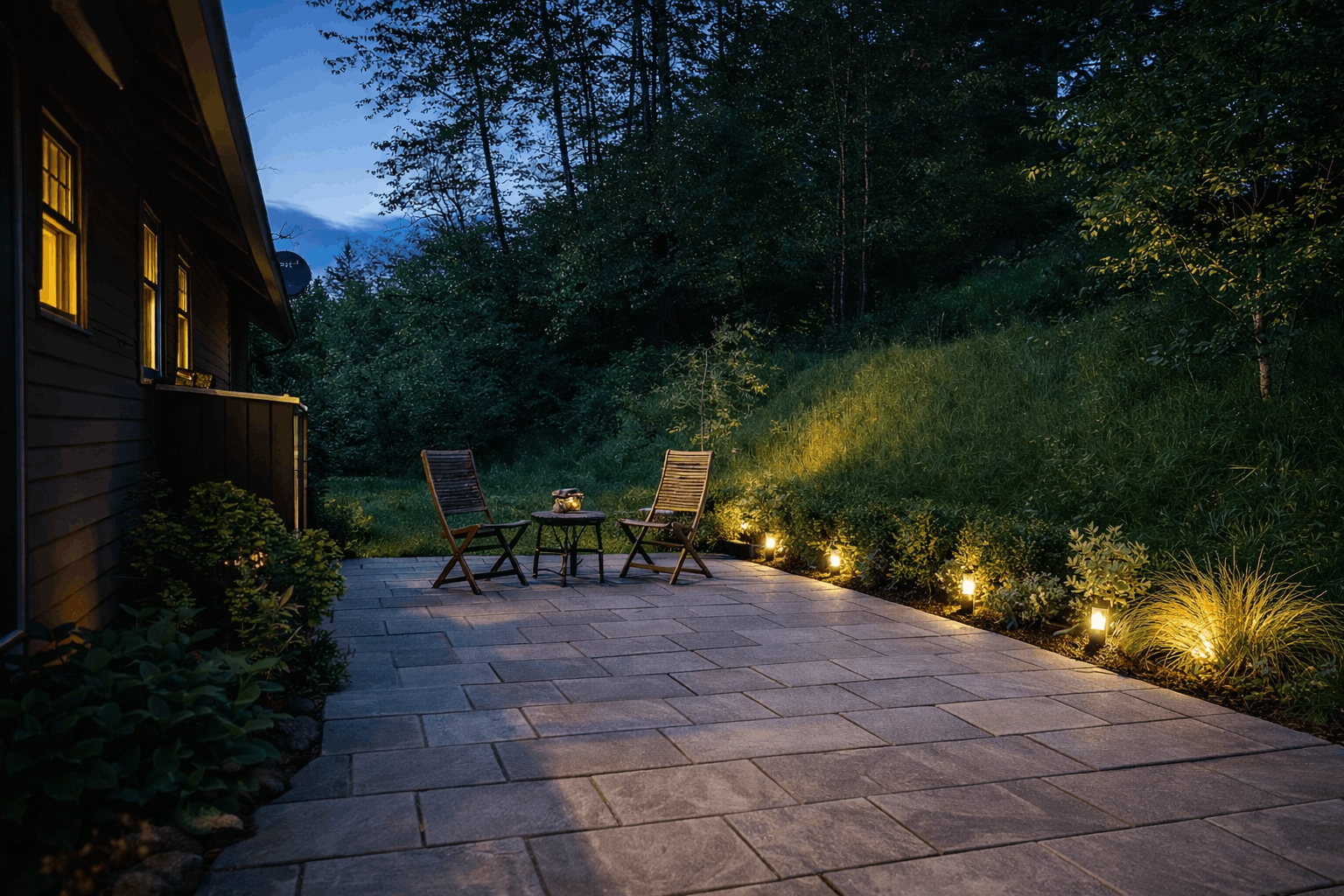 Three Lakes Side Patio